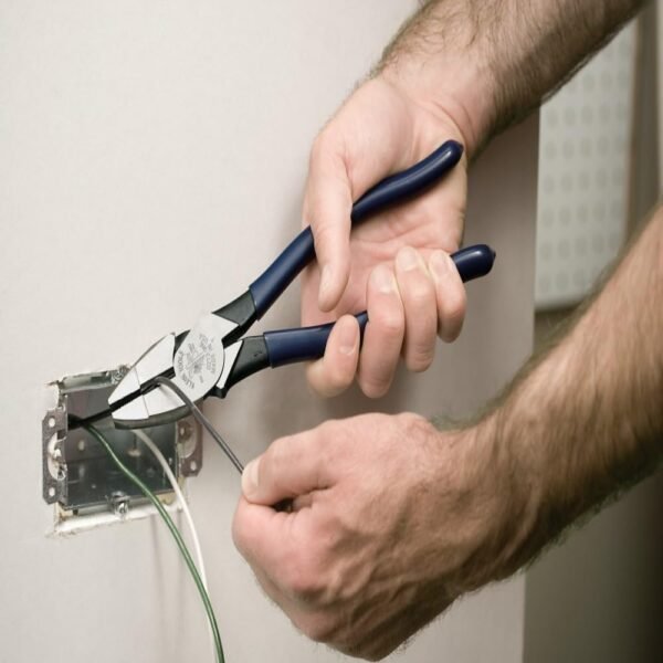 Klein Tools 80020 Plier Set, Made in USA, Lineman's Pliers, Diagonal Cutters, and Needle Nose Pliers, Induction Hardened Knives, 3-Piece 6 517 pqy54RL. AC SL1000